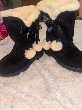 👟3/$10 - Cozy Faux Fur Pom-Trim Black Winter Boots